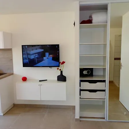 Gentleman - Héliopolis D 84 - Luxe - 2 Personnes * Agde