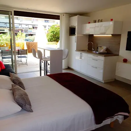 Gentleman - Héliopolis D 84 - Luxe - 2 Personnes * Agde